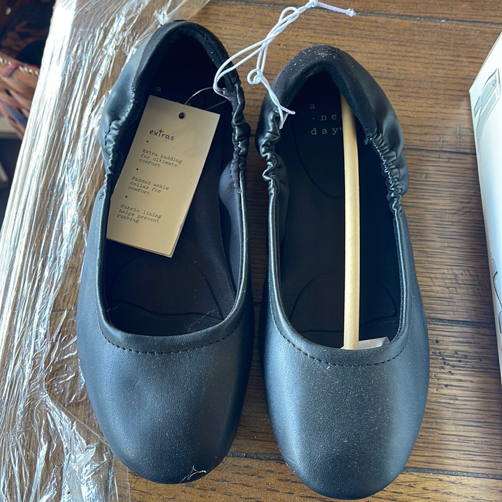 Black flats brand new